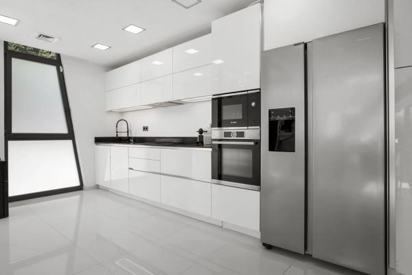 Chalet wolnostojący na sprzedaż w Barrio Los Naranjos, Marbella photo 1