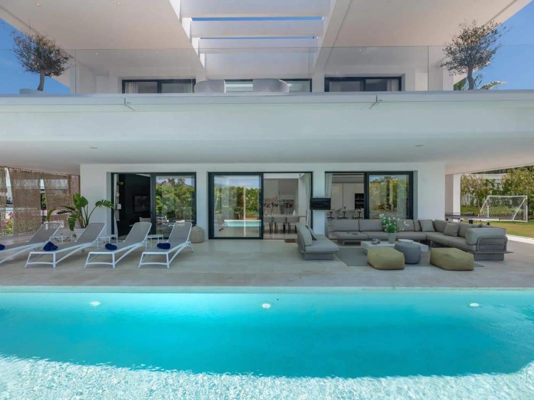 Venta de chalet independiente en Calle Haza del Conde, 1, Marbella
photo 2