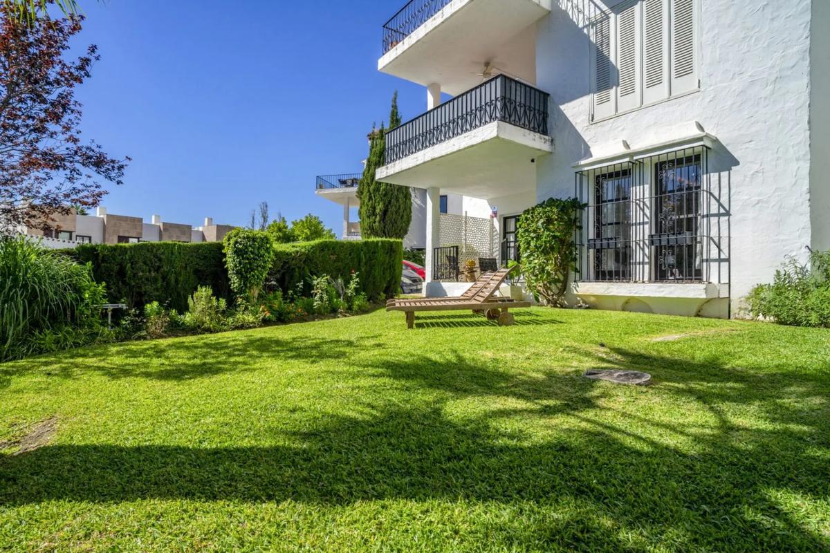 Venta de piso en Barrio Los Naranjos, Marbella
photo 2