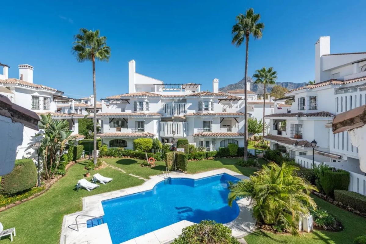 Sale of apartment in Barrio Los Naranjos, Marbella
photo 1
