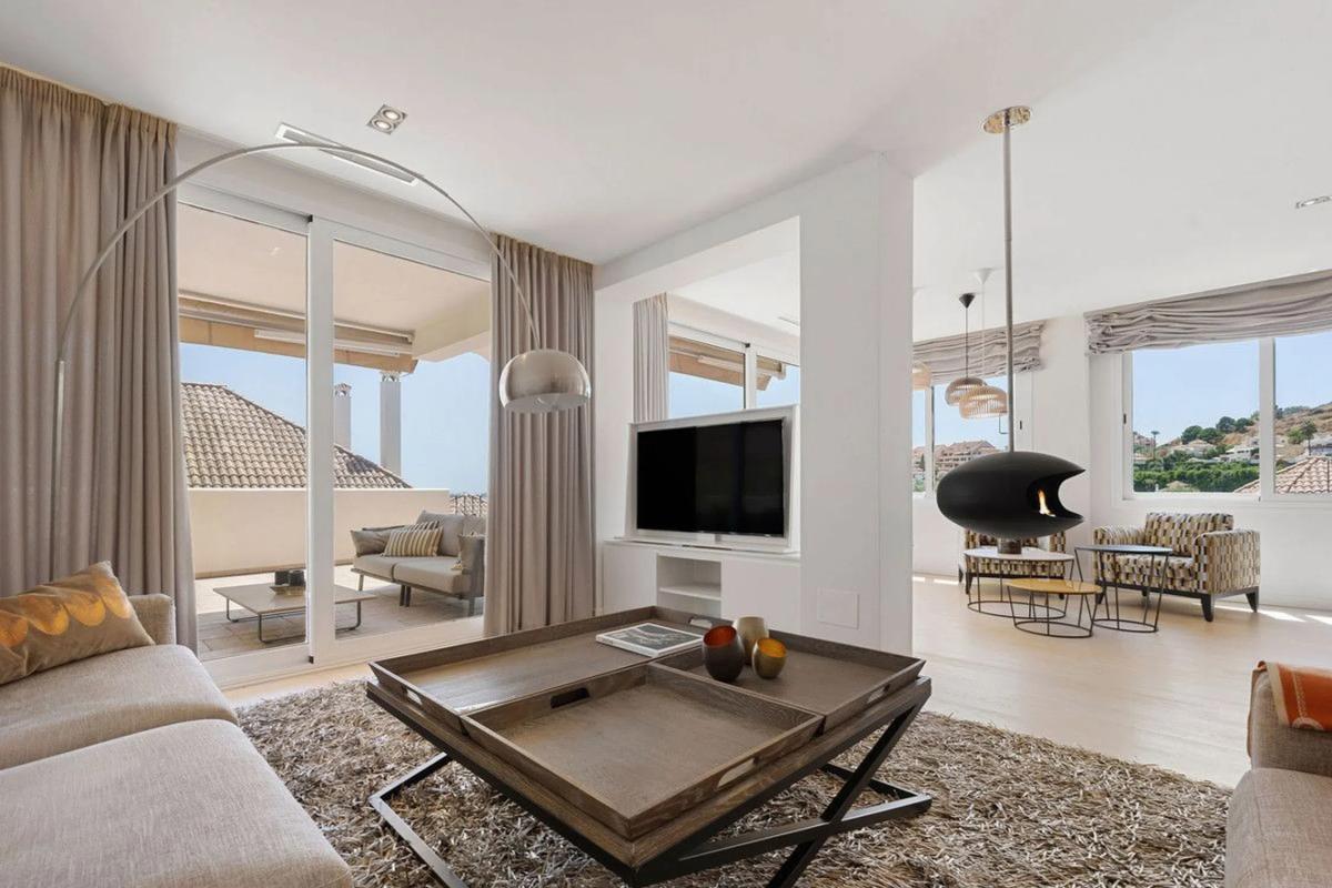 Venta de duplex en Calle Aries, Marbella photo 1
