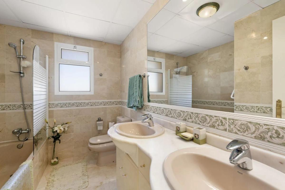 Venta de piso en Calle Aries s/n, Marbella
 photo 4
