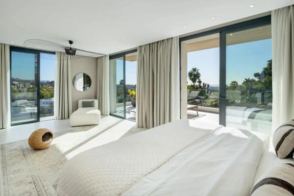 Chalet wolnostojący na sprzedaż w  Calle Osa Mayor s/n, Marbella photo 4