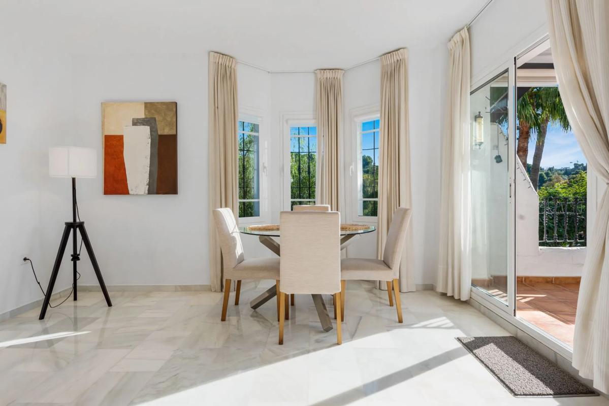 Sprzedaż poddasza w Barrio Los Naranjos, Marbella photo 5