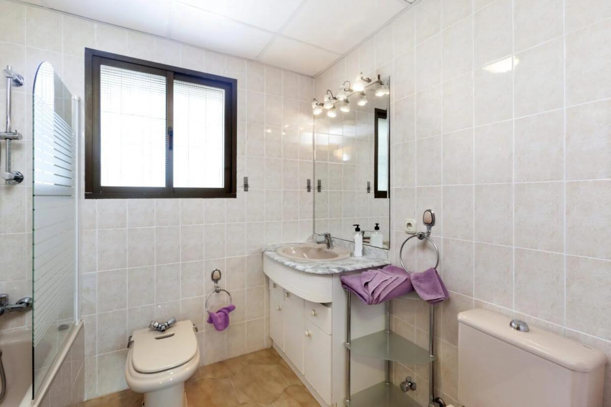 Venta de chalet independiente en Barrio Los Naranjos, Marbella
photo 4