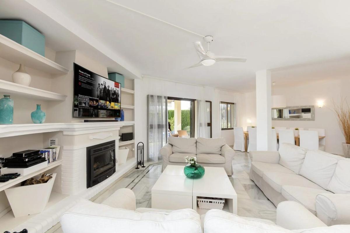 Venta de chalet independiente en Barrio Los Naranjos, Marbella
photo 5