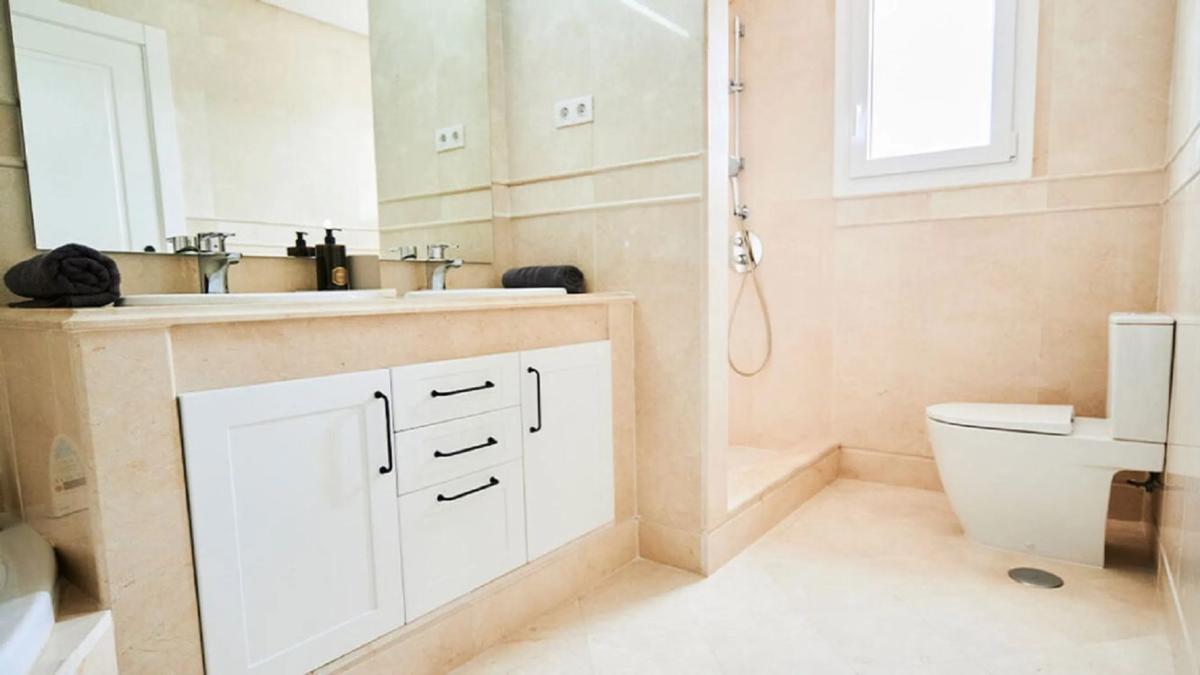Venta de duplex en Urbanizacion N Andalucia J, Marbella photo 4