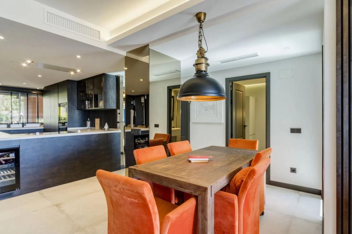 Venta de piso en Barrio Los Naranjos, Marbella
photo 2
