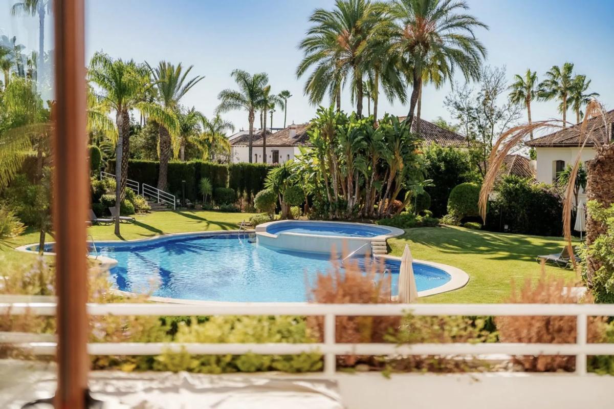 Venta de duplex en Barrio Los Naranjos, Marbella photo 1