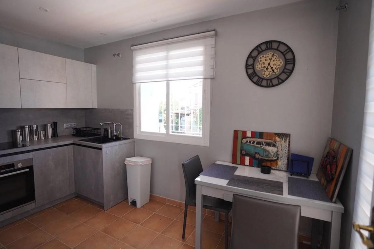 Venta de chalet adosado en Barrio Los Naranjos , Marbella photo 3