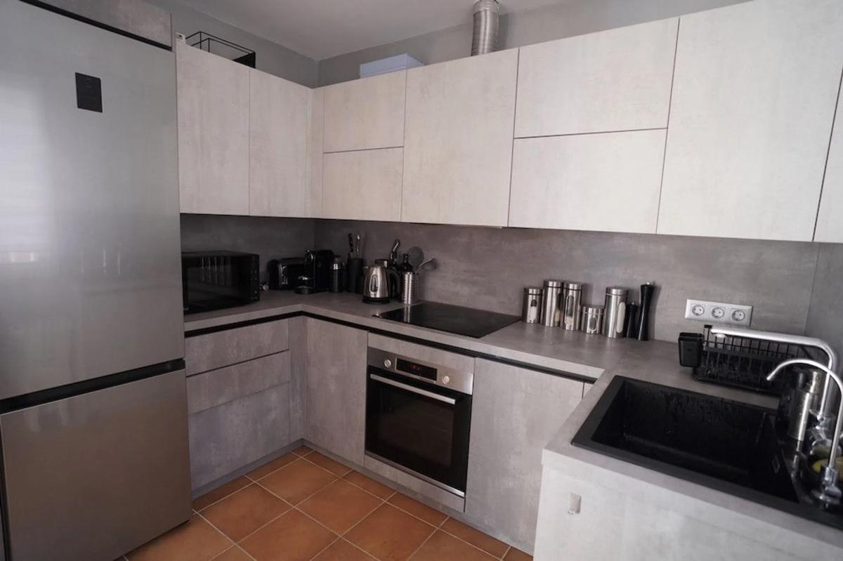 Venta de chalet adosado en Barrio Los Naranjos , Marbella photo 4