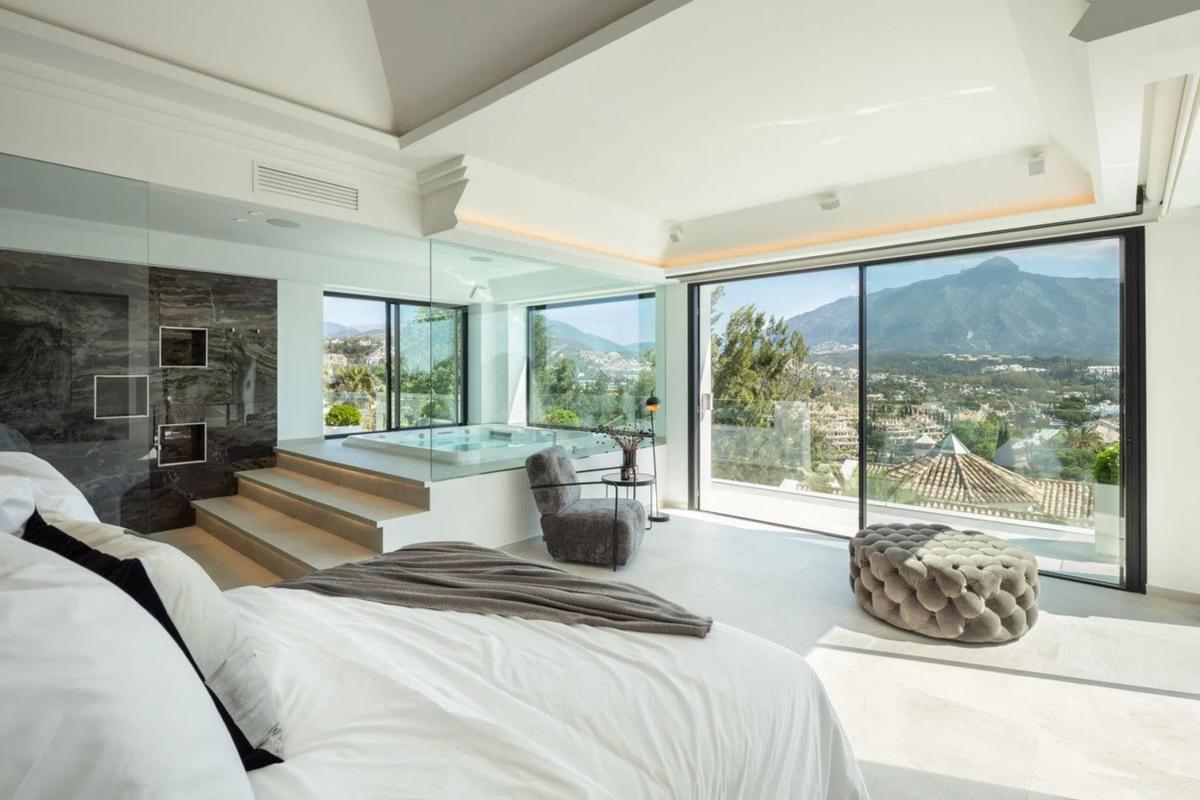 Venta de chalet independiente en Calle Osa Mayor, Marbella
 photo 5