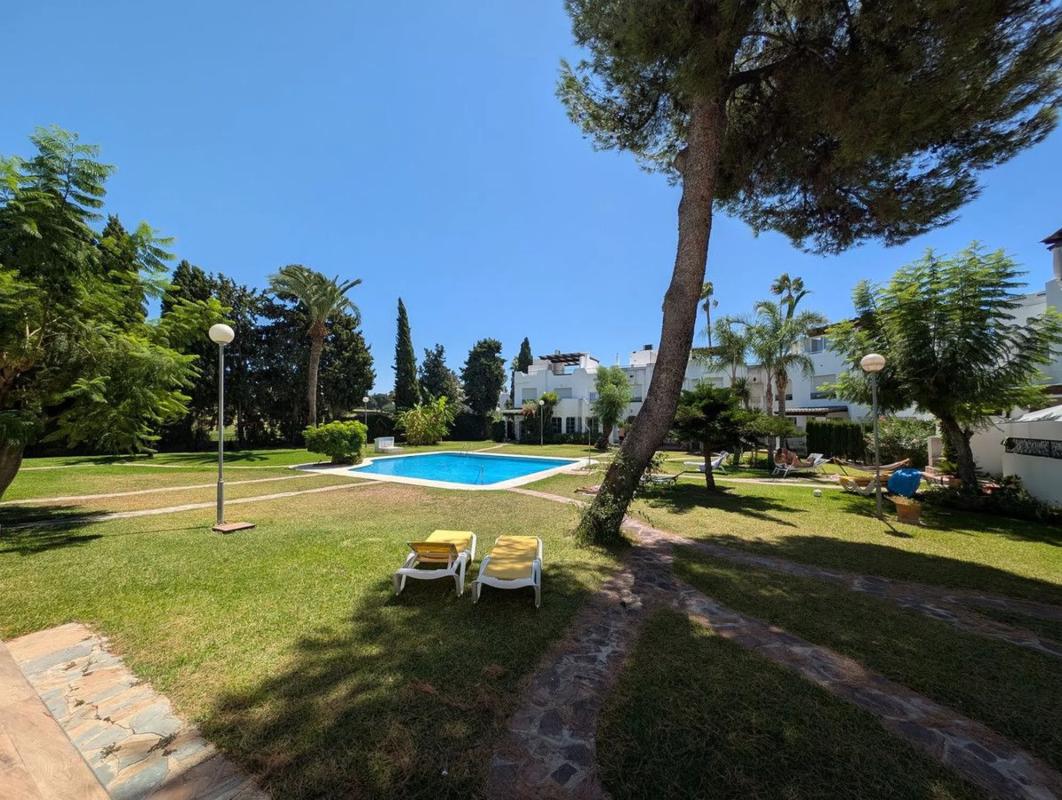 Venta de chalet adosado en Calle Sirio , Marbella photo 1