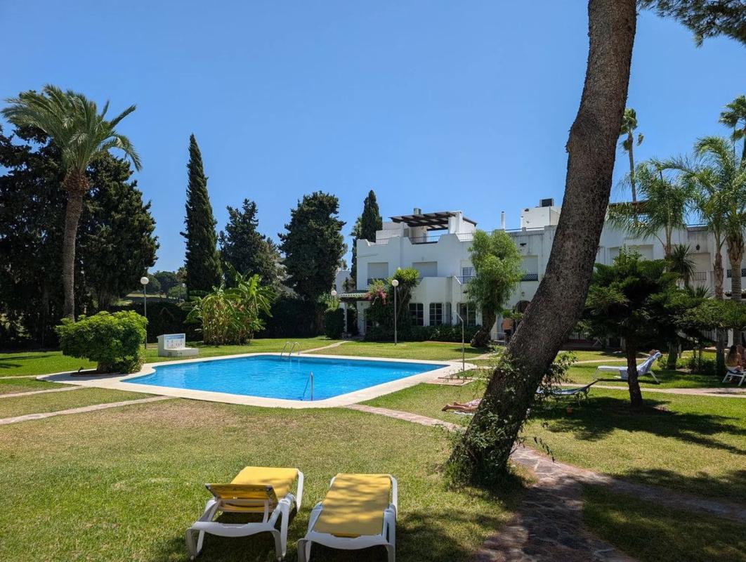 Venta de chalet adosado en Calle Sirio , Marbella photo 2
