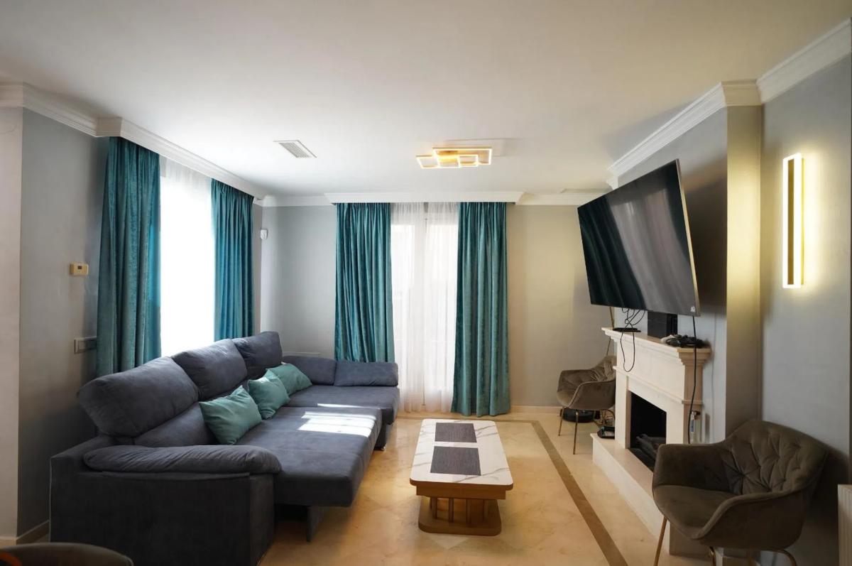 Venta de chalet adosado en Barrio Los Naranjos , Marbella photo 5