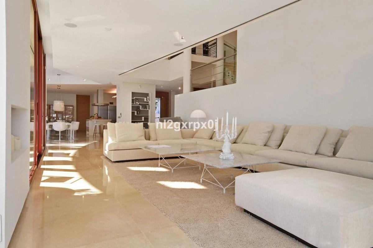 Venta de chalet independiente en Avenida Calderón de la Barca, Marbella
 photo 4