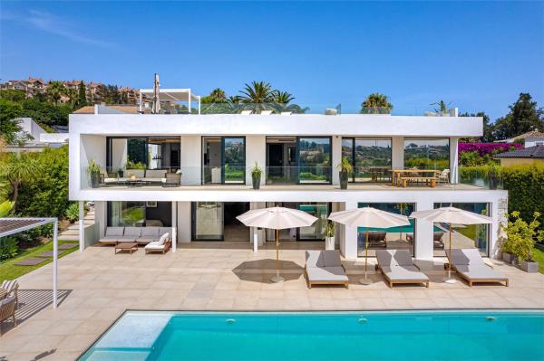 Chalet wolnostojący na sprzedaż w Calle Orión, Marbella photo 1