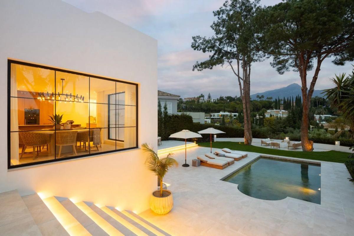 Venta de chalet independiente en Calle Osa Mayor, Marbella
photo 3
