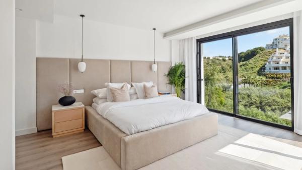 Chalet wolnostojący na sprzedaż w Calle Pléyades, 28, Marbella photo 1