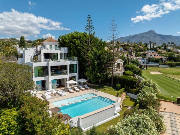 Chalet wolnostojący na sprzedaż w Urbanizacion N Andalucia 1F, 105, Marbella thumbnail 2