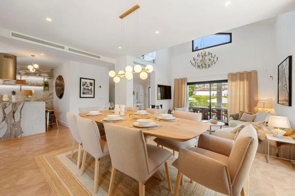 Independent chalet for sale in Calle Aries, 3, Marbella
 photo 1