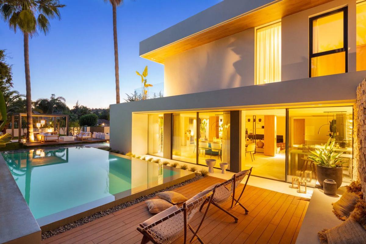 Venta de chalet independiente en Barrio Los Naranjos, Marbella
photo 3