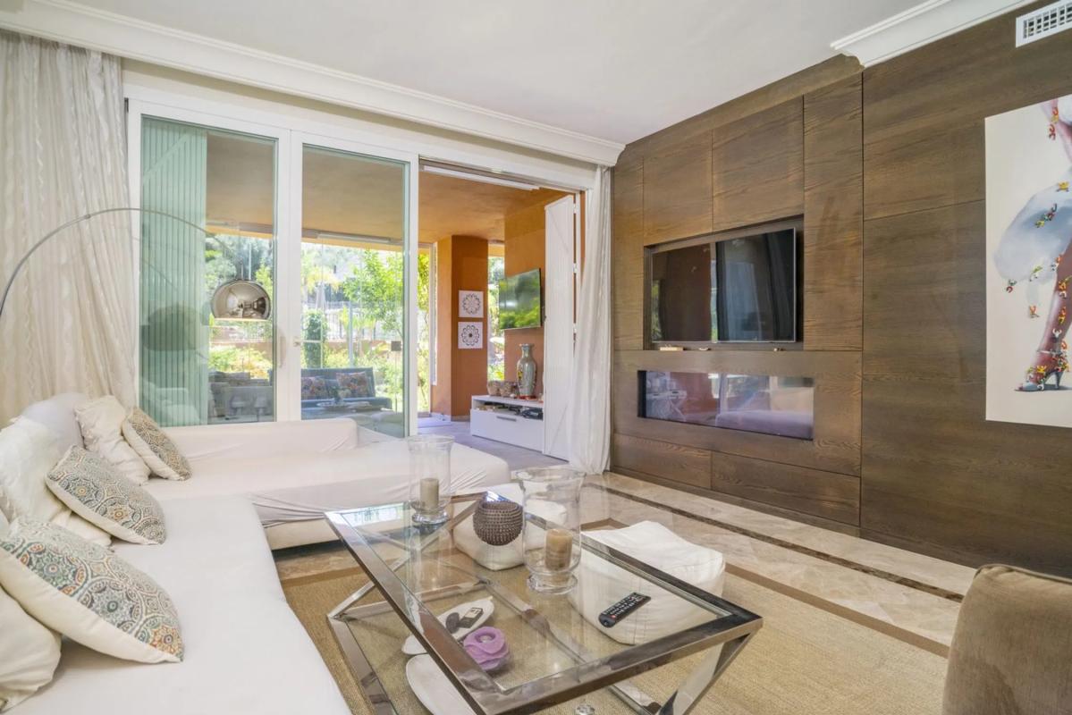 Venta de piso en Barrio Los Naranjos, Marbella
 photo 2