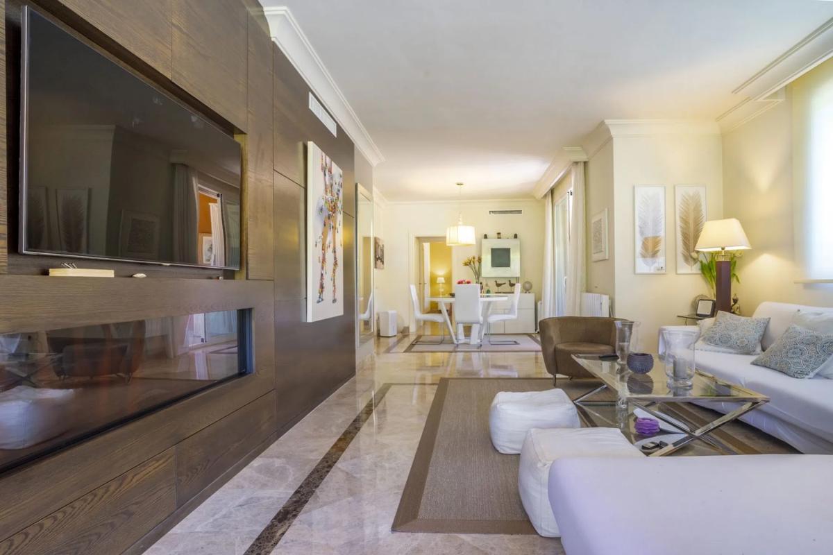 Venta de piso en Barrio Los Naranjos, Marbella
 photo 4