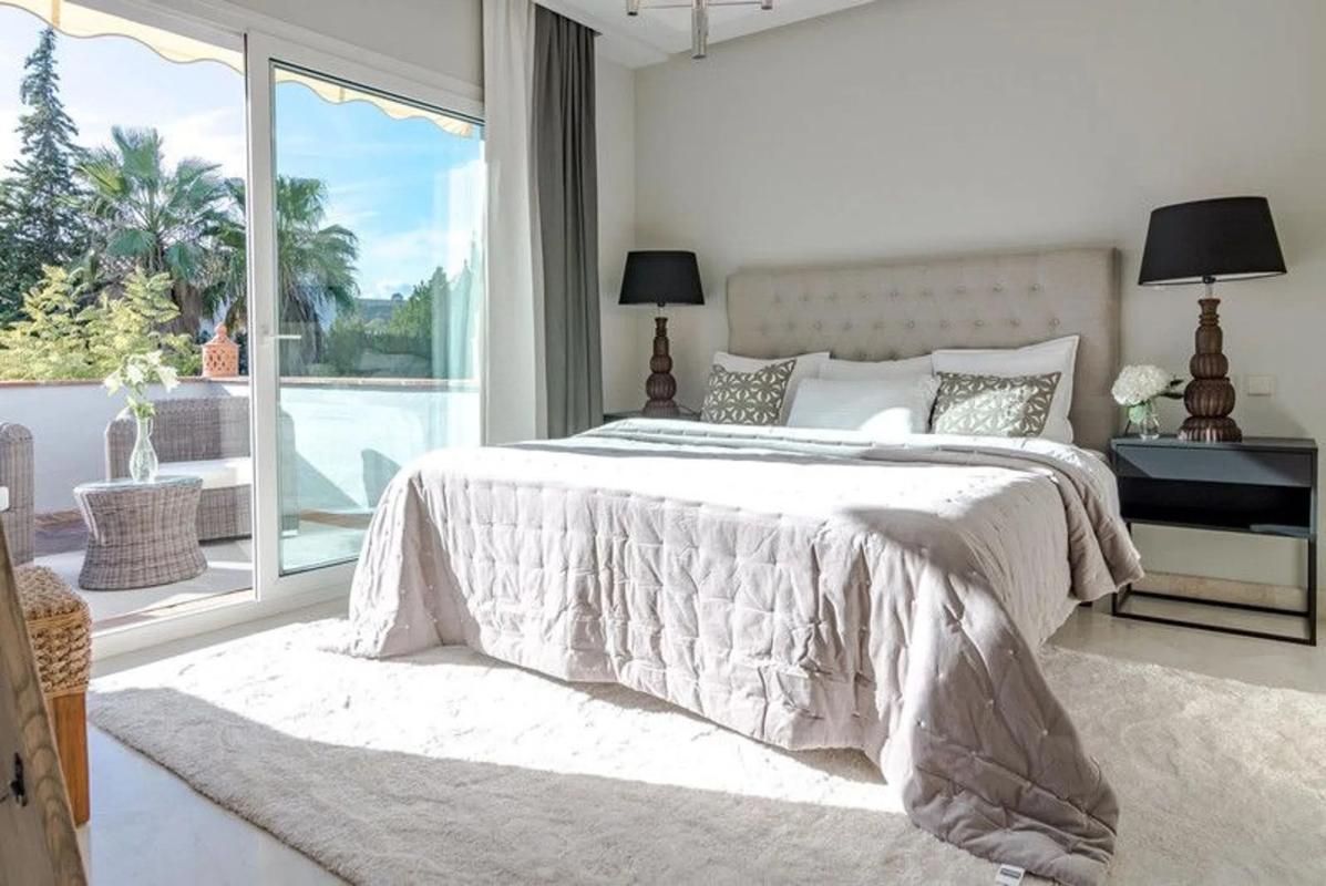 Venta de chalet independiente en Barrio Los Naranjos, Marbella
photo 2