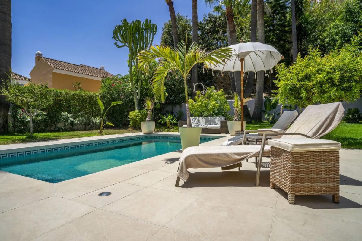 Venta de chalet independiente en Barrio Los Naranjos, Marbella
photo 3