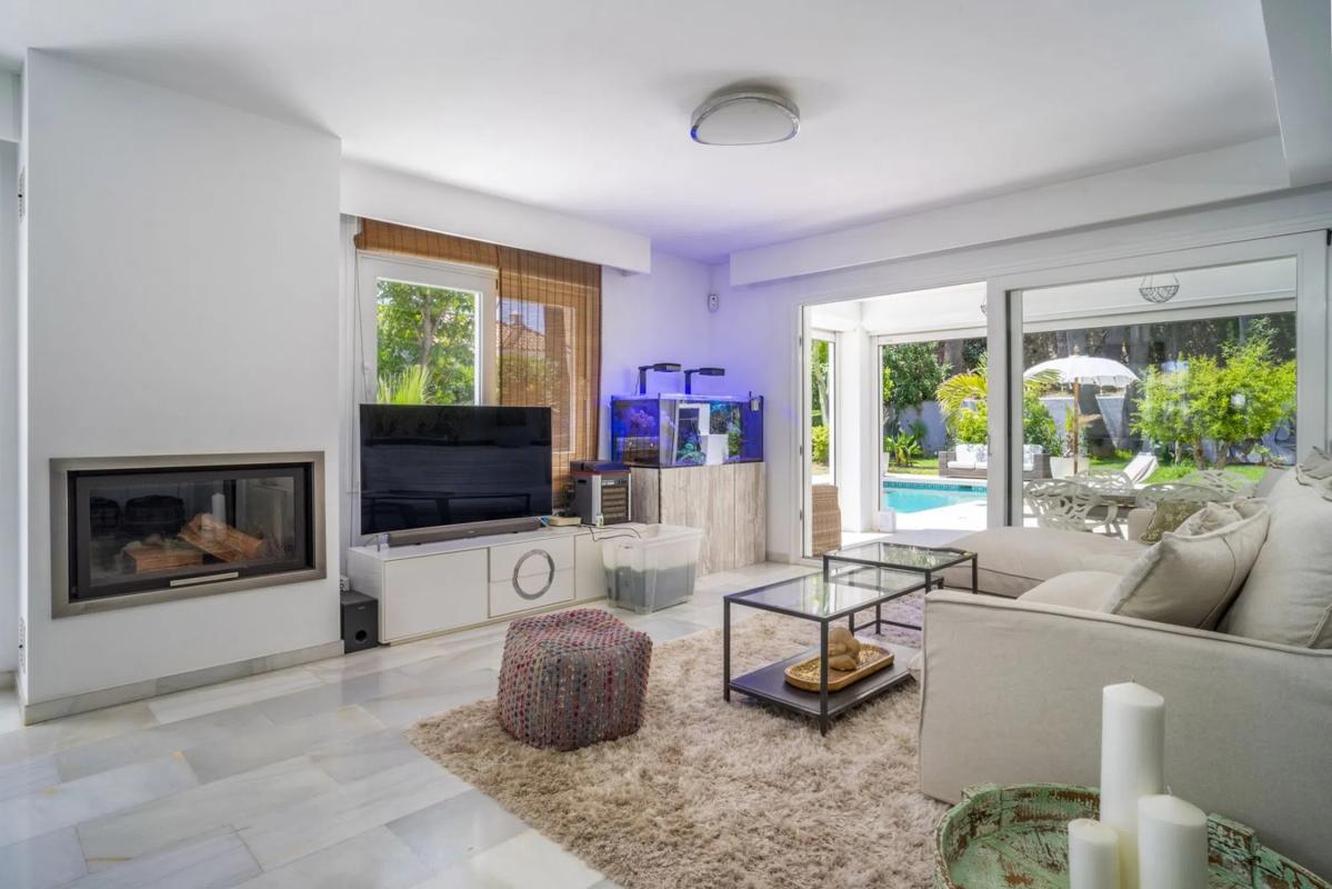 Venta de chalet independiente en Barrio Los Naranjos, Marbella
photo 4