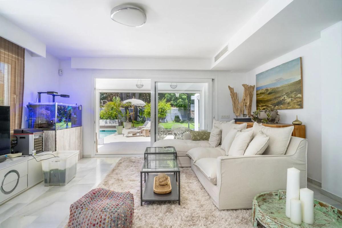 Venta de chalet independiente en Barrio Los Naranjos, Marbella
photo 5