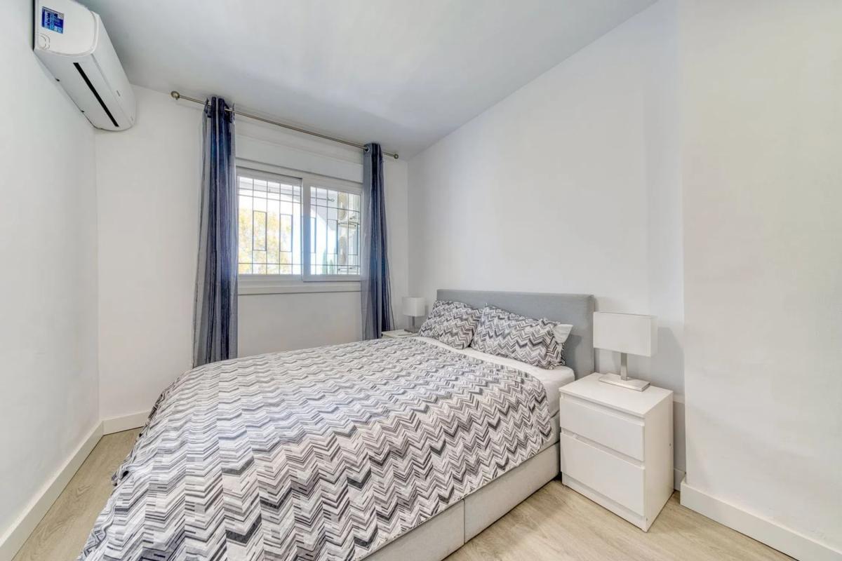 Venta de duplex en Calle Auriga, 38 urbbalkondelgolf, Marbella photo 2