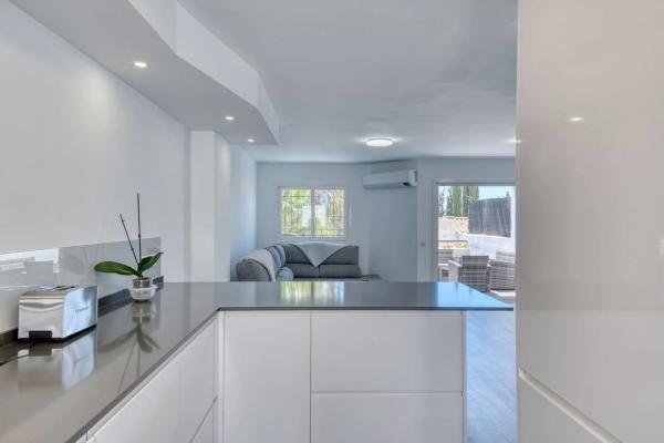 Duplex na sprzedaż w Calle Auriga, 38 urbbalkondelgolf, Marbella thumbnail 2