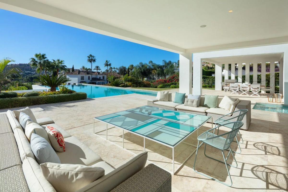Venta de chalet independiente en Barrio Los Naranjos, Marbella
photo 3