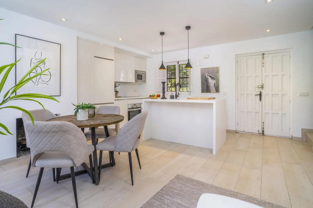 Venta de chalet adosado en Barrio Los Naranjos , Marbella photo 3