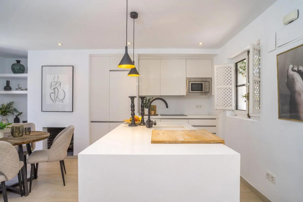 Venta de chalet adosado en Barrio Los Naranjos , Marbella photo 4