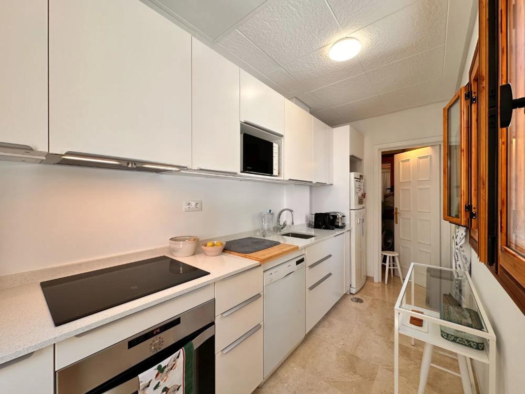 Venta de piso en Barrio Los Naranjos, Marbella
photo 1