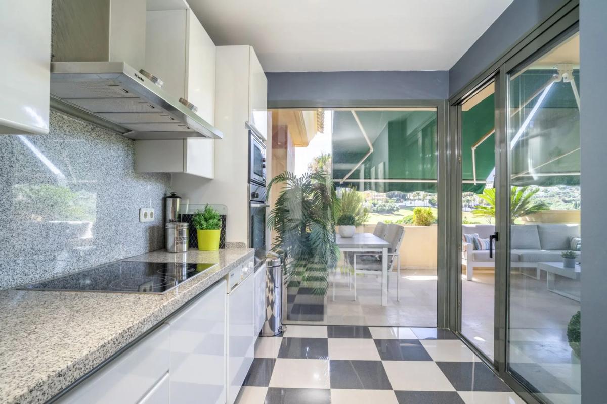 Sprzedaż duplexu w Barrio Los Naranjos, Marbella photo 1