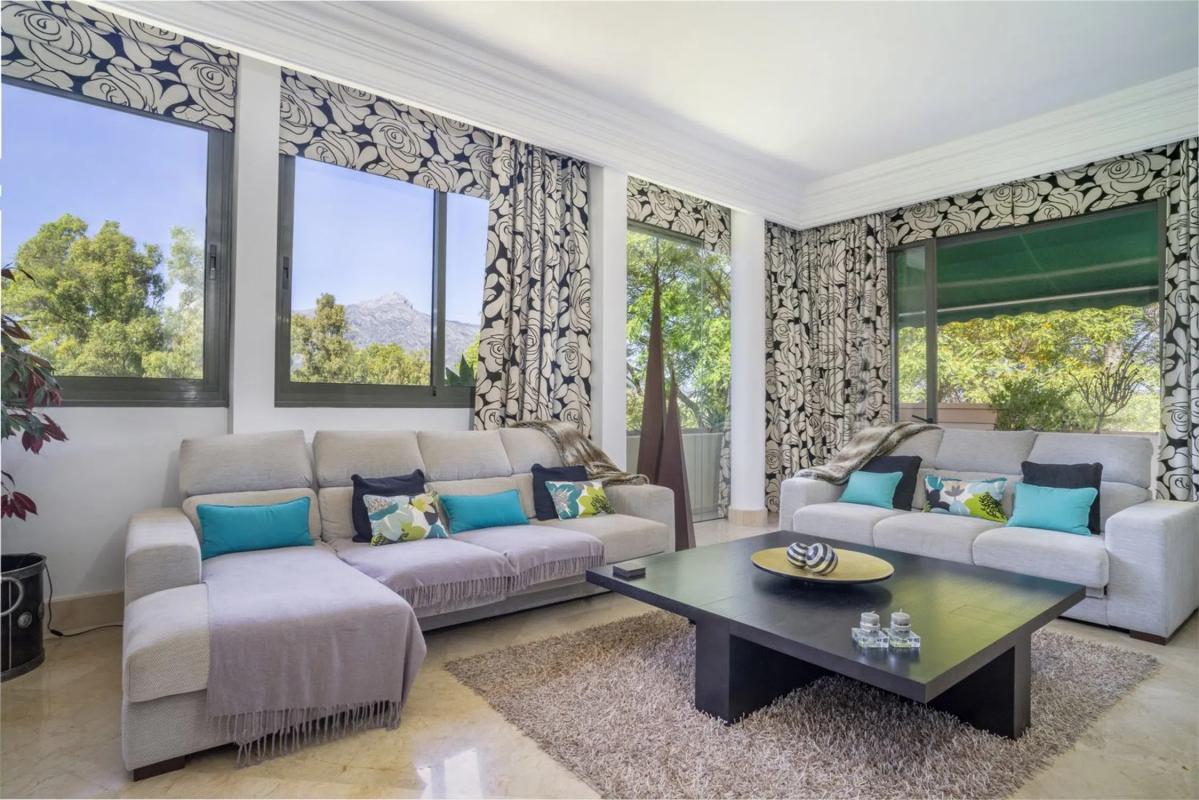 Sprzedaż duplexu w Barrio Los Naranjos, Marbella photo 5