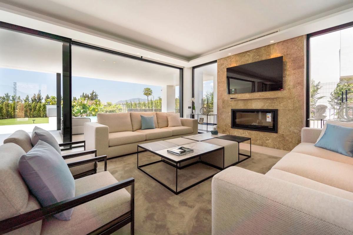 Venta de chalet independiente en Barrio Los Naranjos, Marbella
photo 3