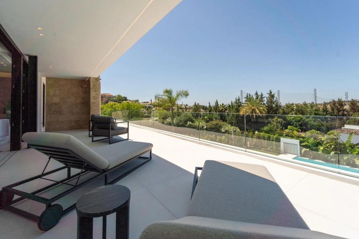 Venta de chalet independiente en Barrio Los Naranjos, Marbella
photo 5