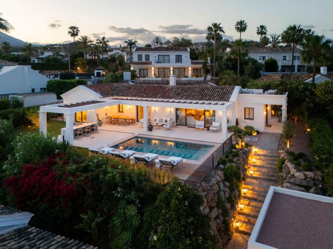 Venta de chalet independiente en Barrio Los Naranjos, Marbella
 photo 2