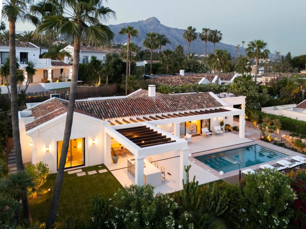 Venta de chalet independiente en Barrio Los Naranjos, Marbella
 photo 3