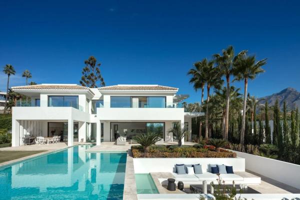 Chalet wolnostojący na sprzedaż w Calle Osa Menor 2G, Marbella photo 1