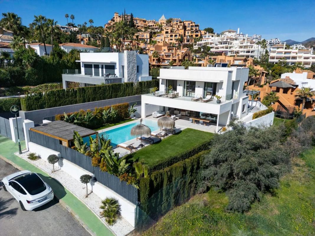 Venta de chalet independiente en Calle Osa Menor 2G, Marbella
photo 1
