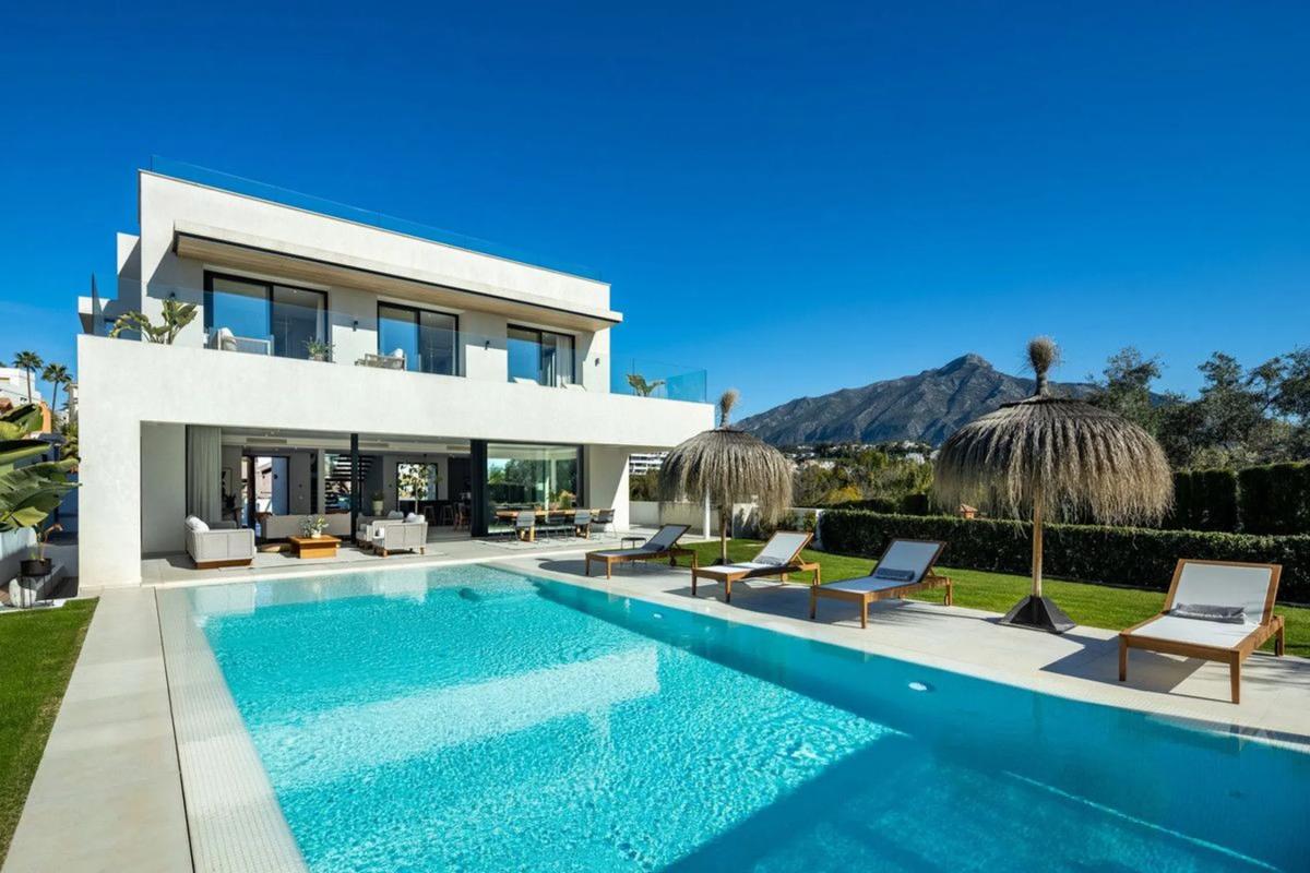 Venta de chalet independiente en Calle Osa Menor 2G, Marbella
photo 2