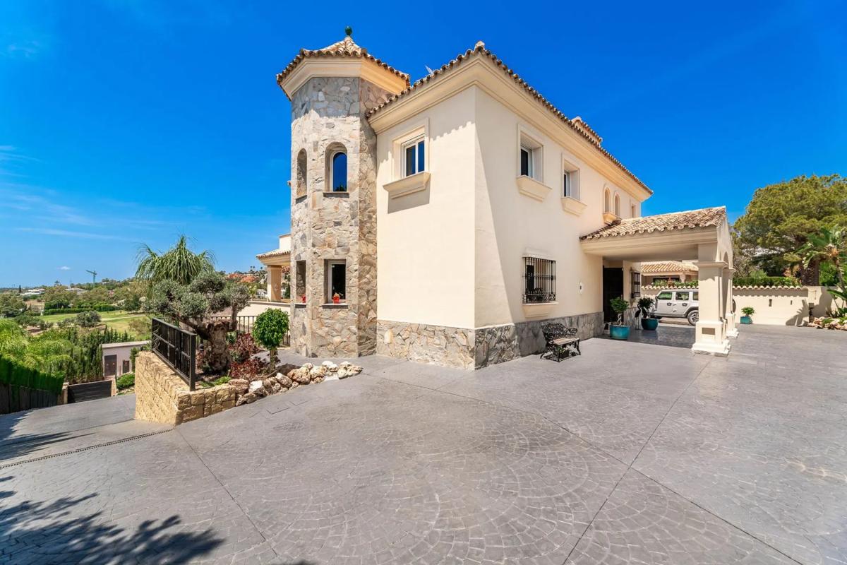 Venta de chalet independiente en Calle Auriga, Marbella
photo 3