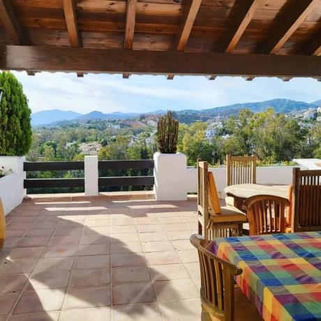 Chalet wolnostojący na sprzedaż w Calle Auriga, Marbella photo 1