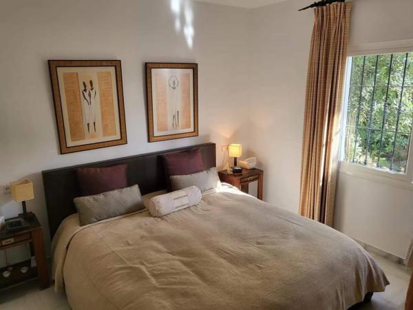 Chalet wolnostojący na sprzedaż w Calle Auriga, Marbella thumbnail 1